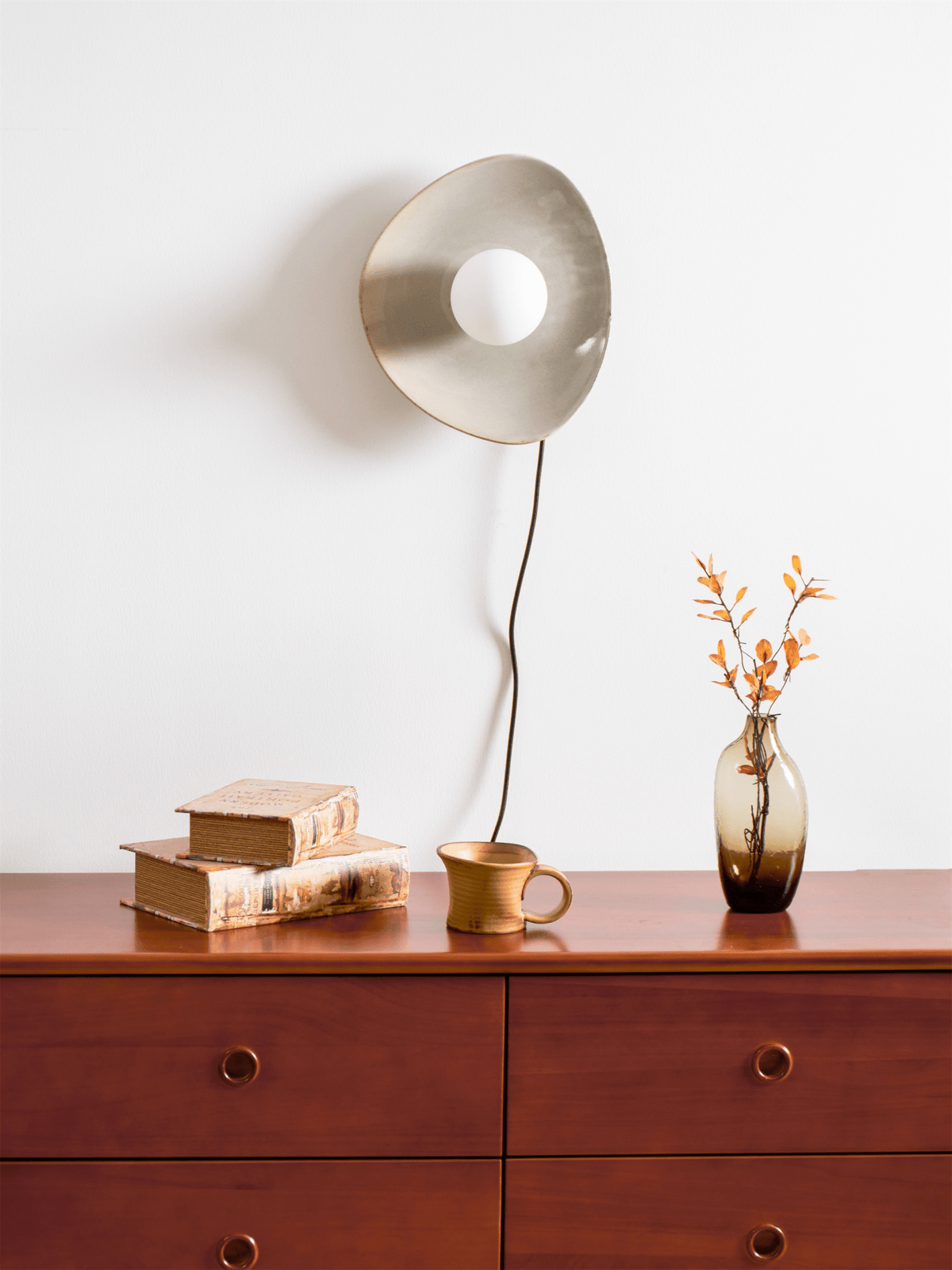 Still Disc Plug-in Wall Light