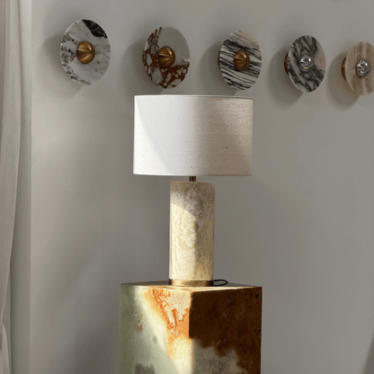 Dune Linen tafellamp - geel travertijn met beige kap