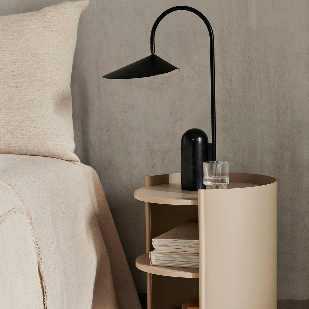 Arc Leaf Table Lamp