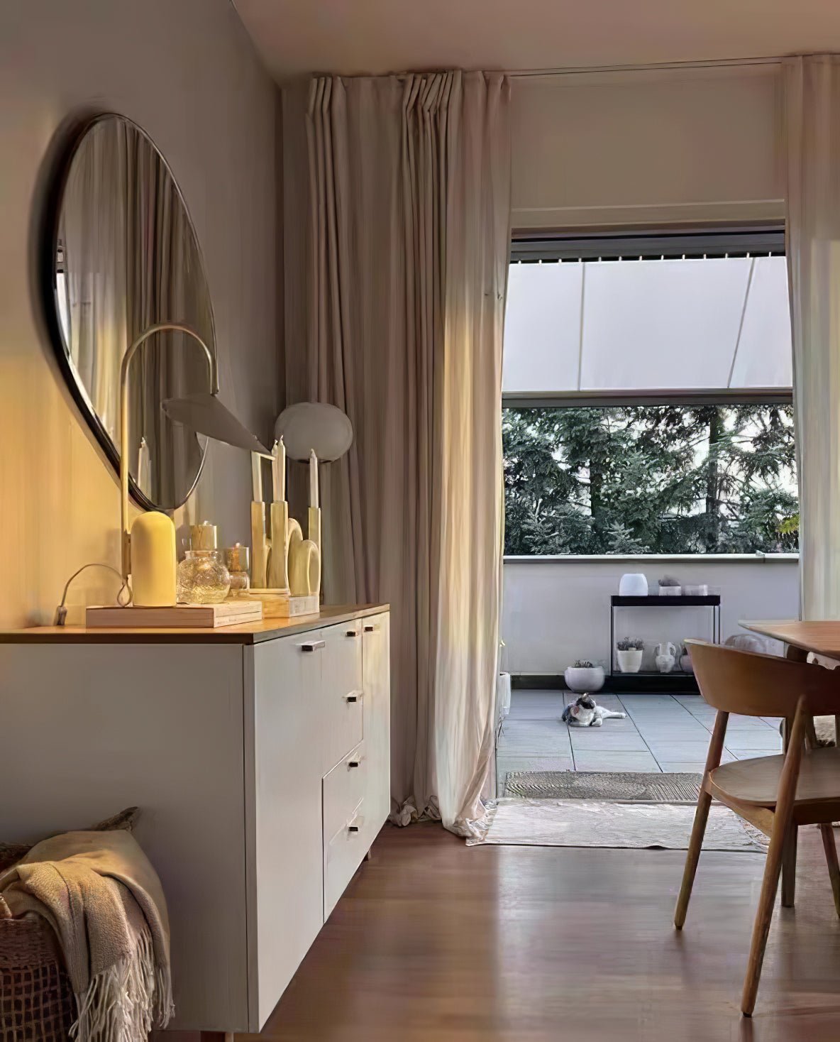Arc Leaf Table Lamp