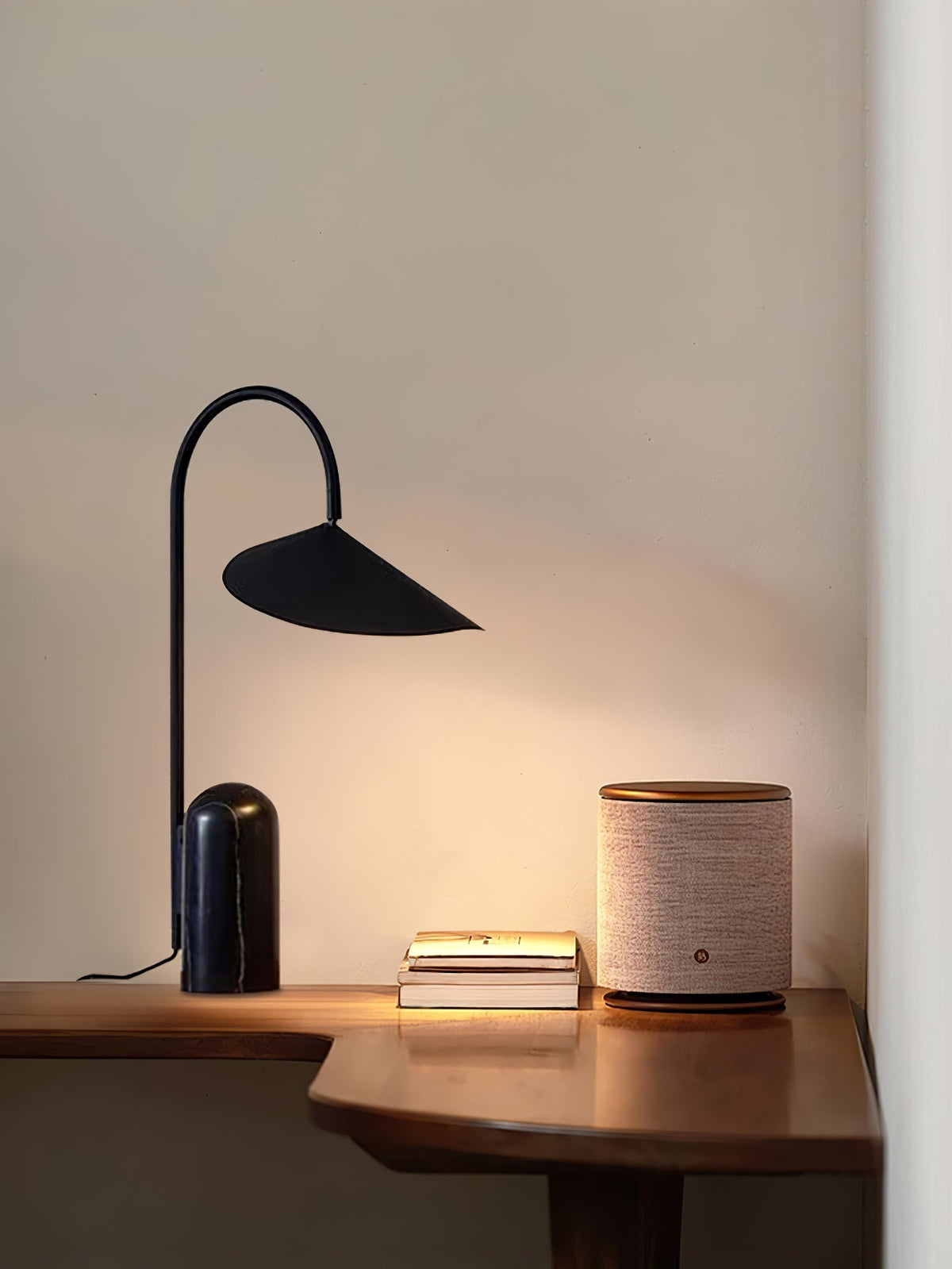 Arc Leaf Table Lamp