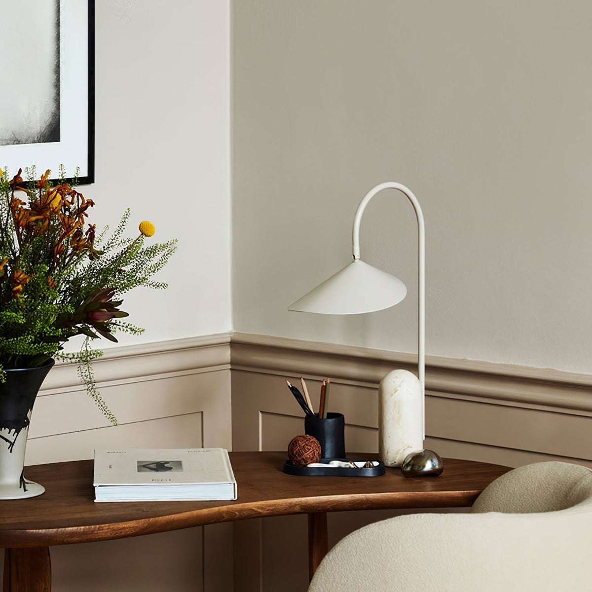 Arc Leaf Table Lamp