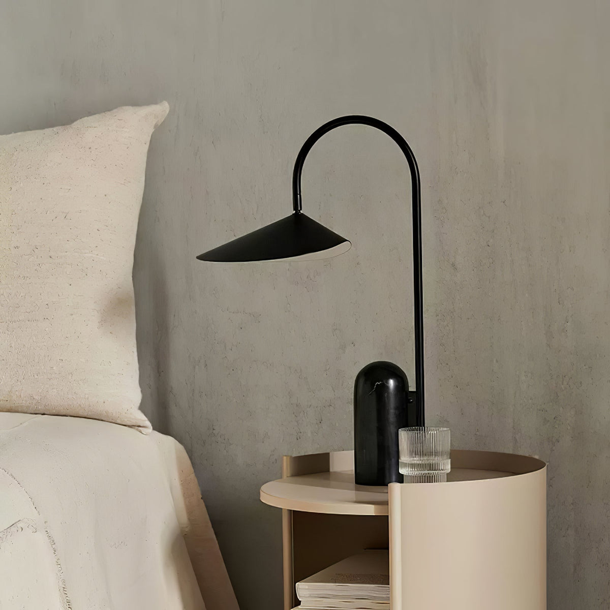 Arc Leaf Table Lamp