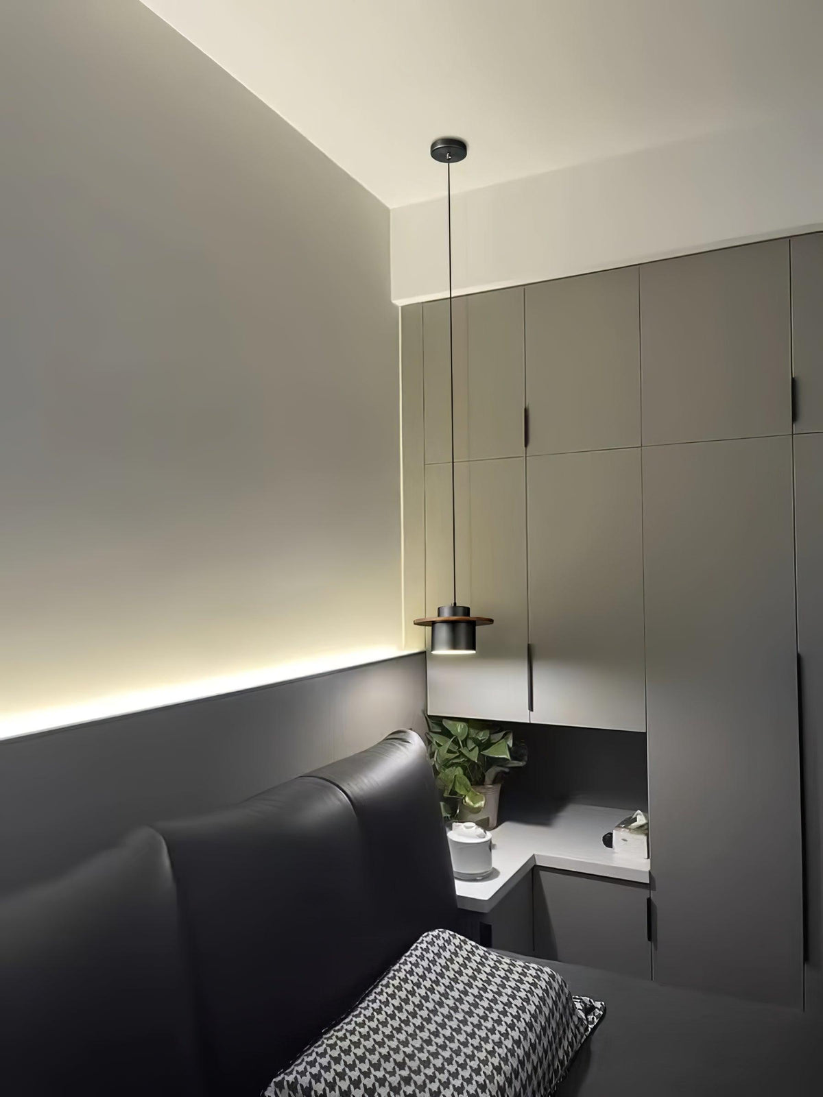 Crown Timber Pendant Light