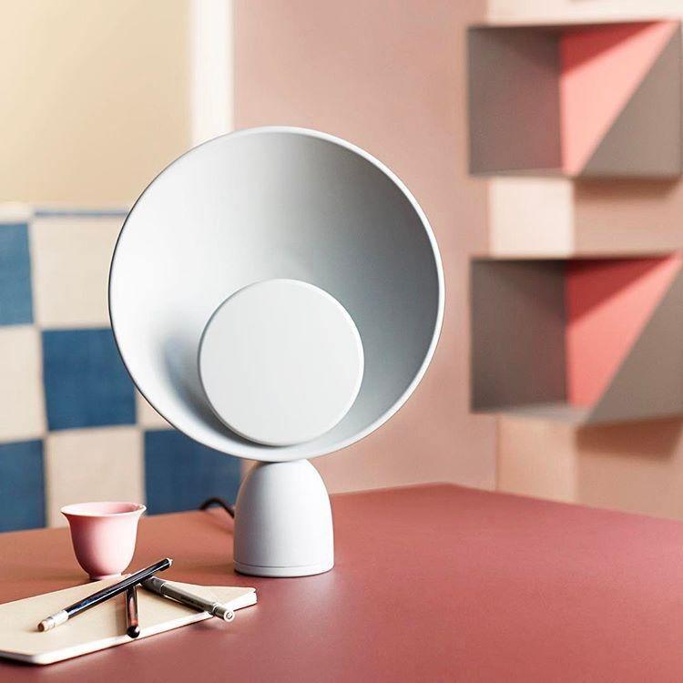 Orbit Screen Table Lamp