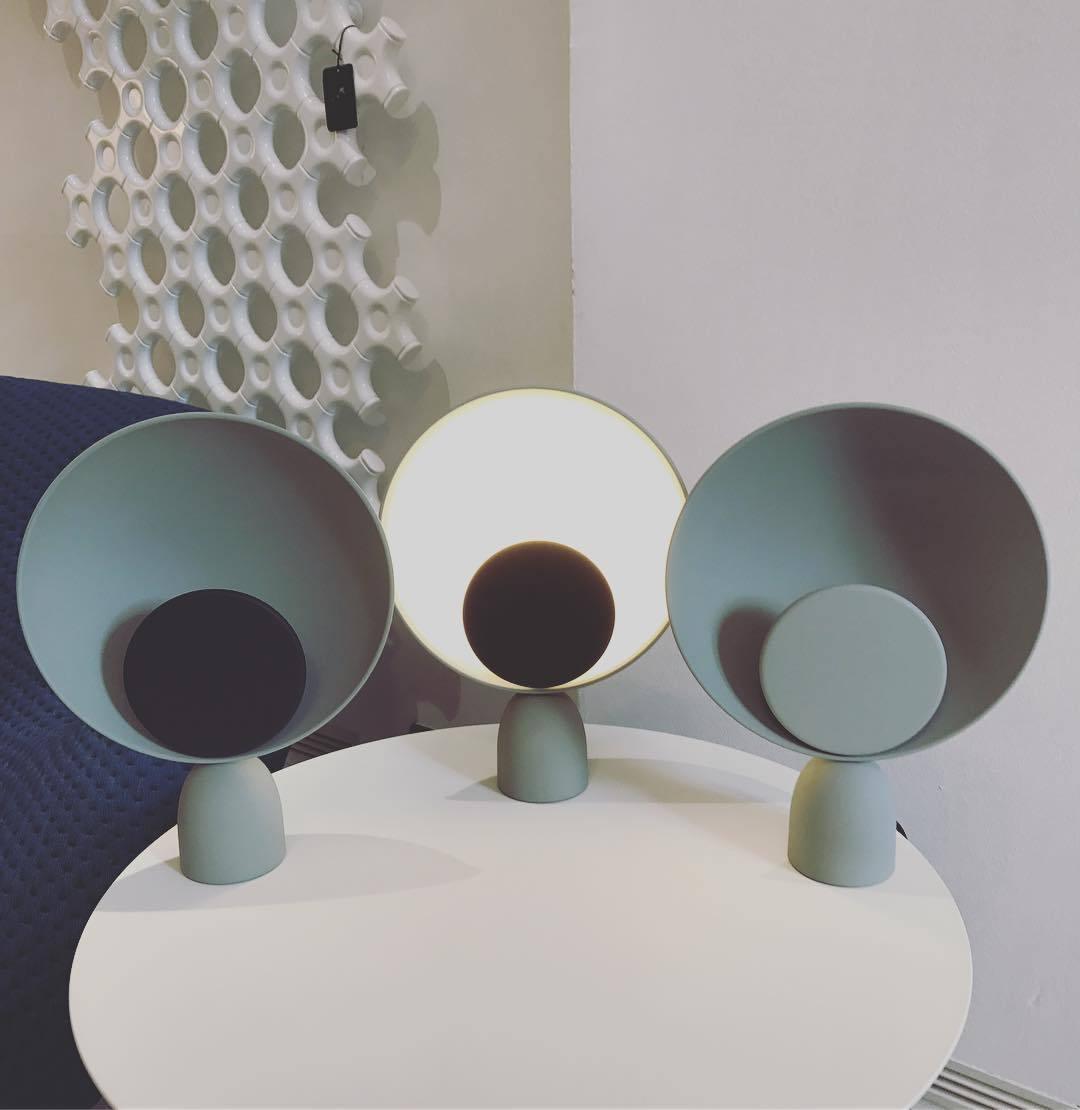 Orbit Screen Table Lamp