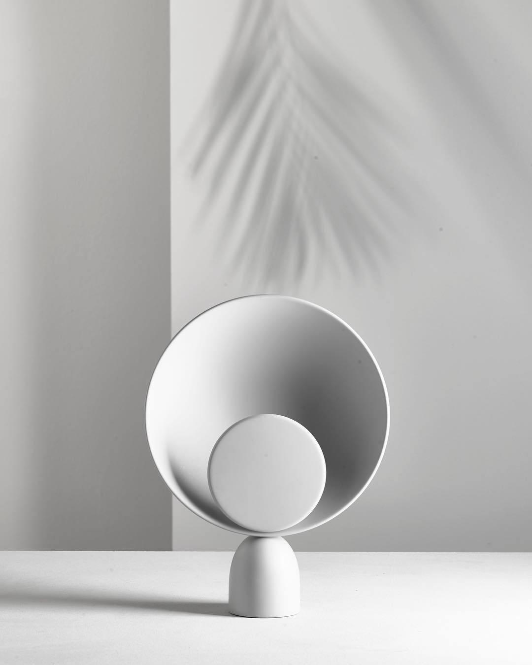 Orbit Screen Table Lamp