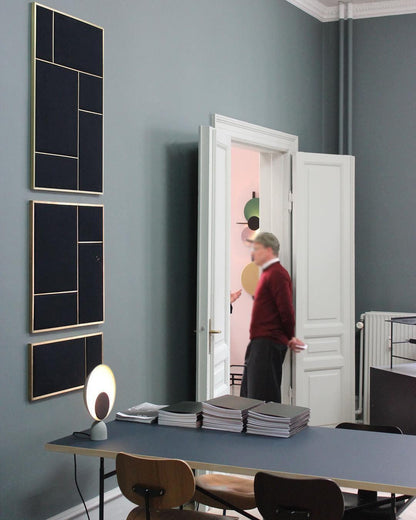 Orbit Screen Table Lamp