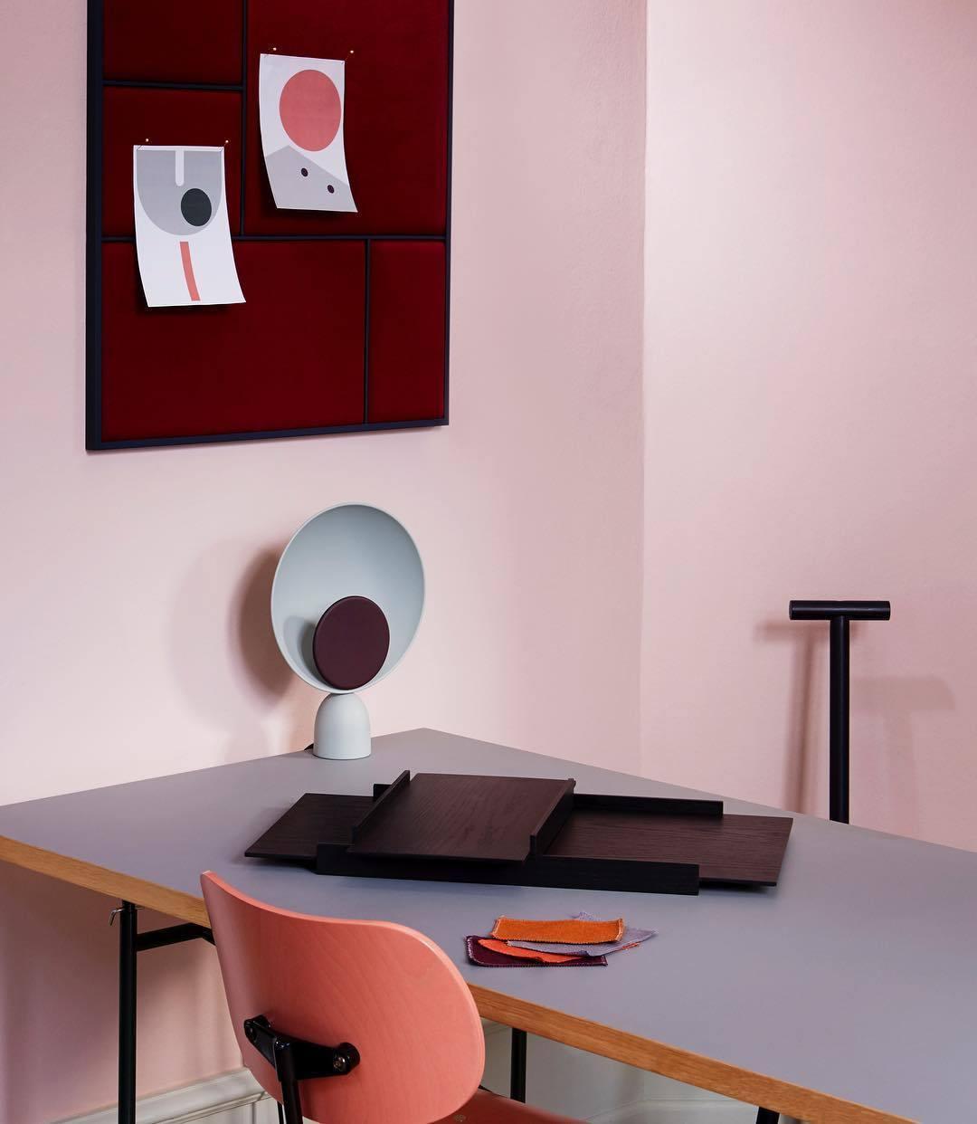Orbit Screen Table Lamp