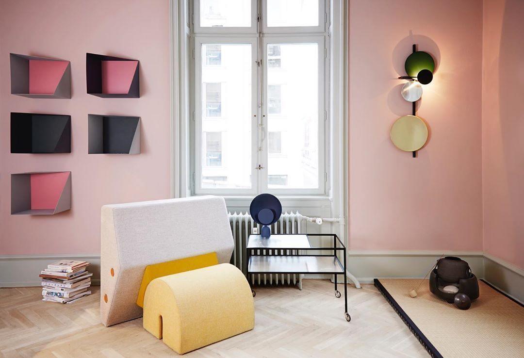 Orbit Screen Table Lamp