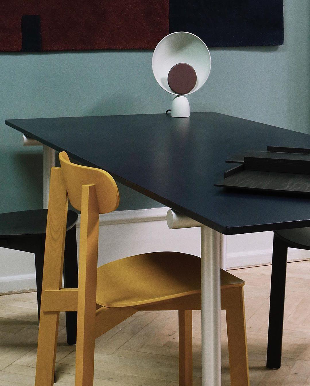 Orbit Screen Table Lamp