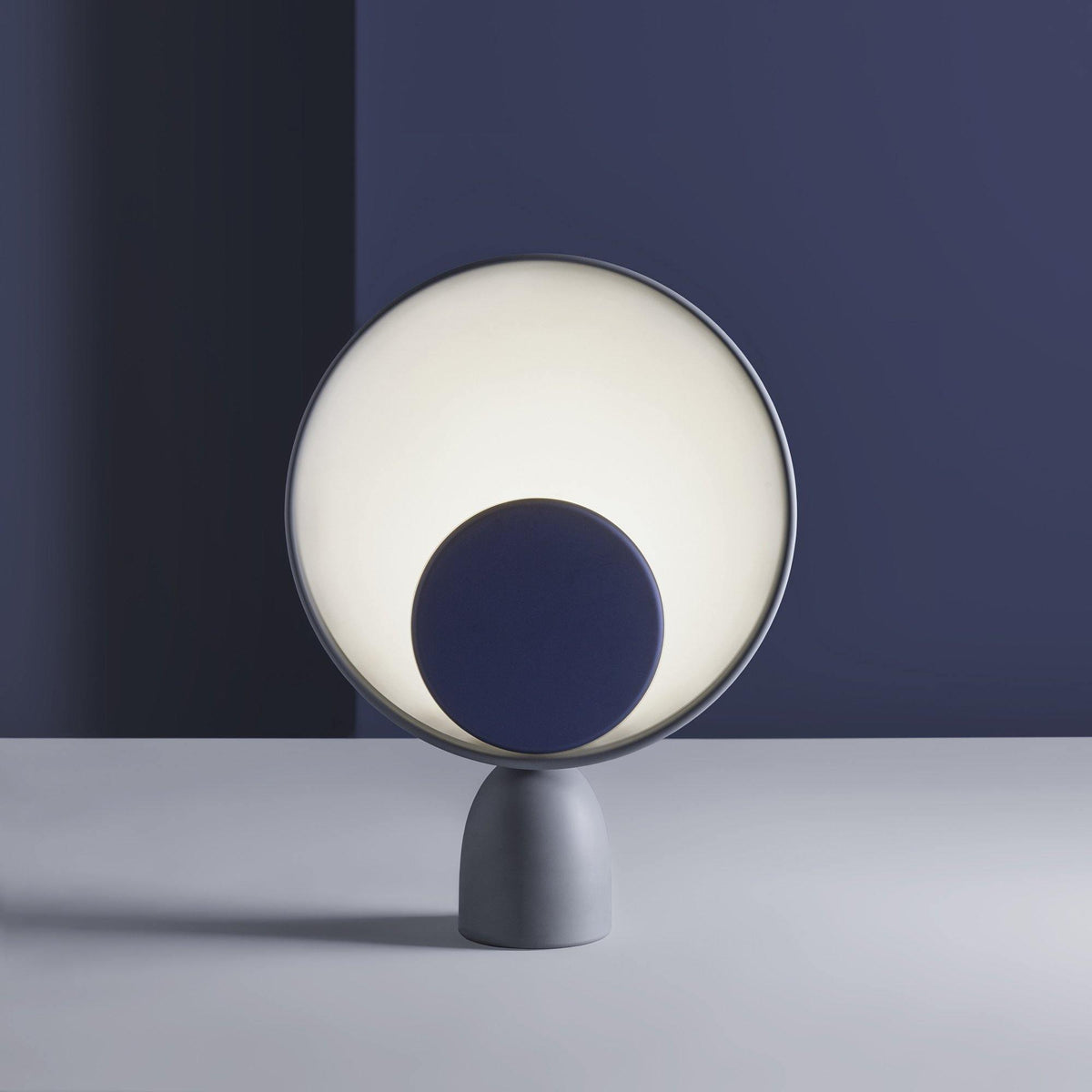 Orbit Screen Table Lamp