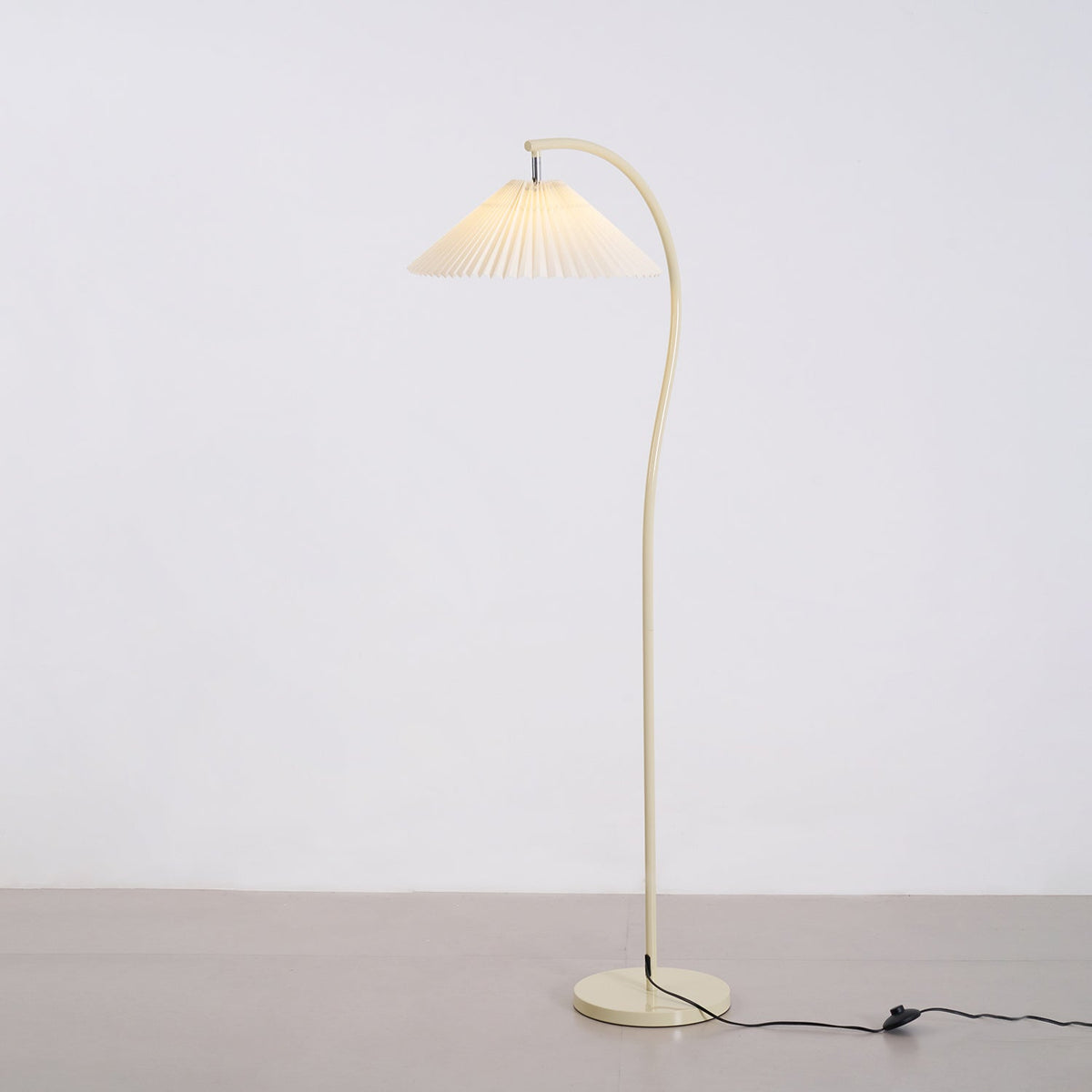Arc Pleat Floor Lamp