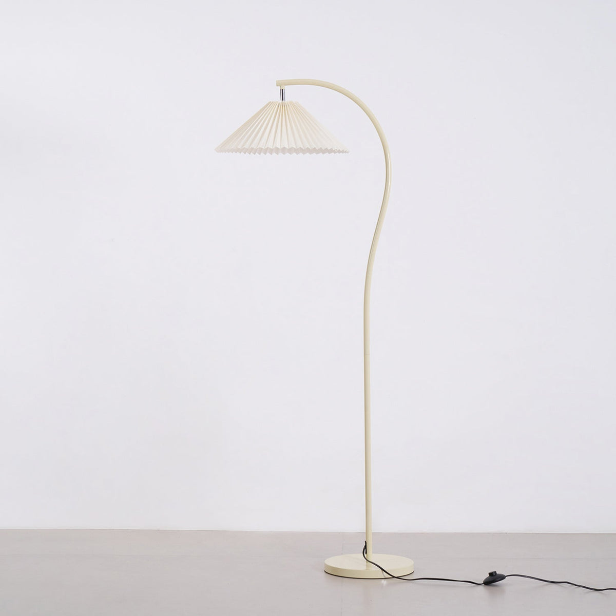 Arc Pleat Floor Lamp