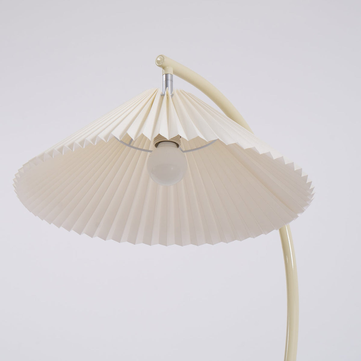 Arc Pleat Floor Lamp