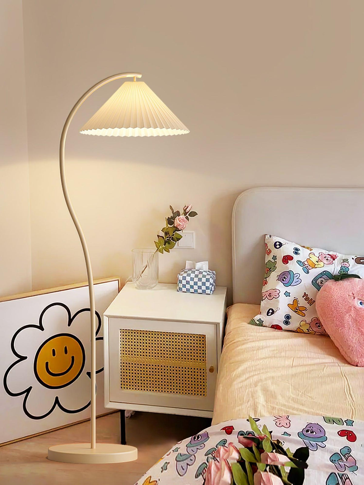Arc Pleat Floor Lamp