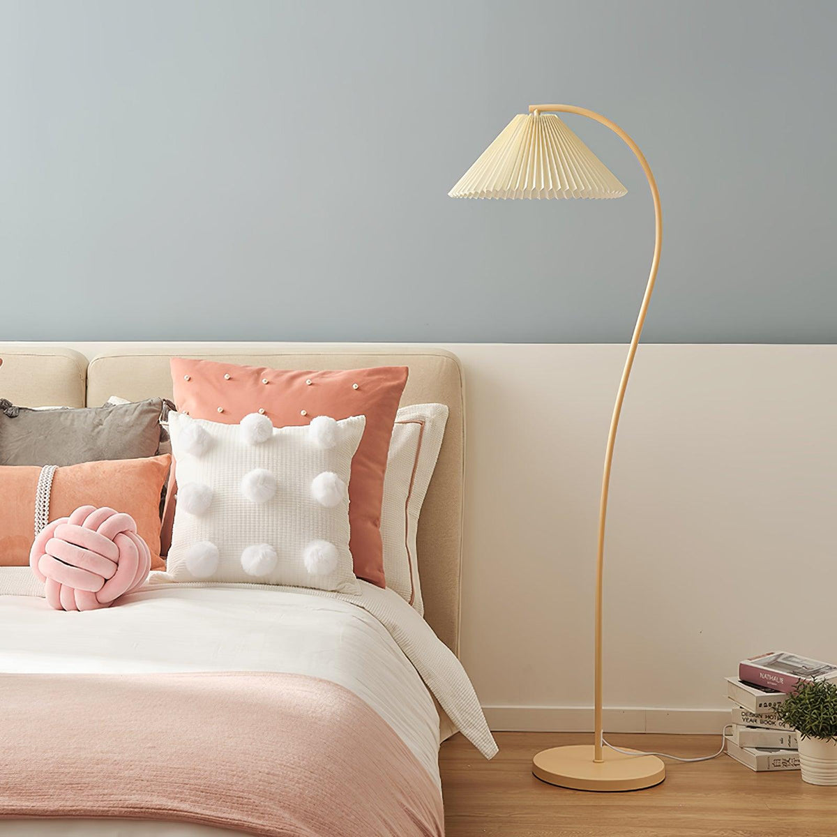 Arc Pleat Floor Lamp