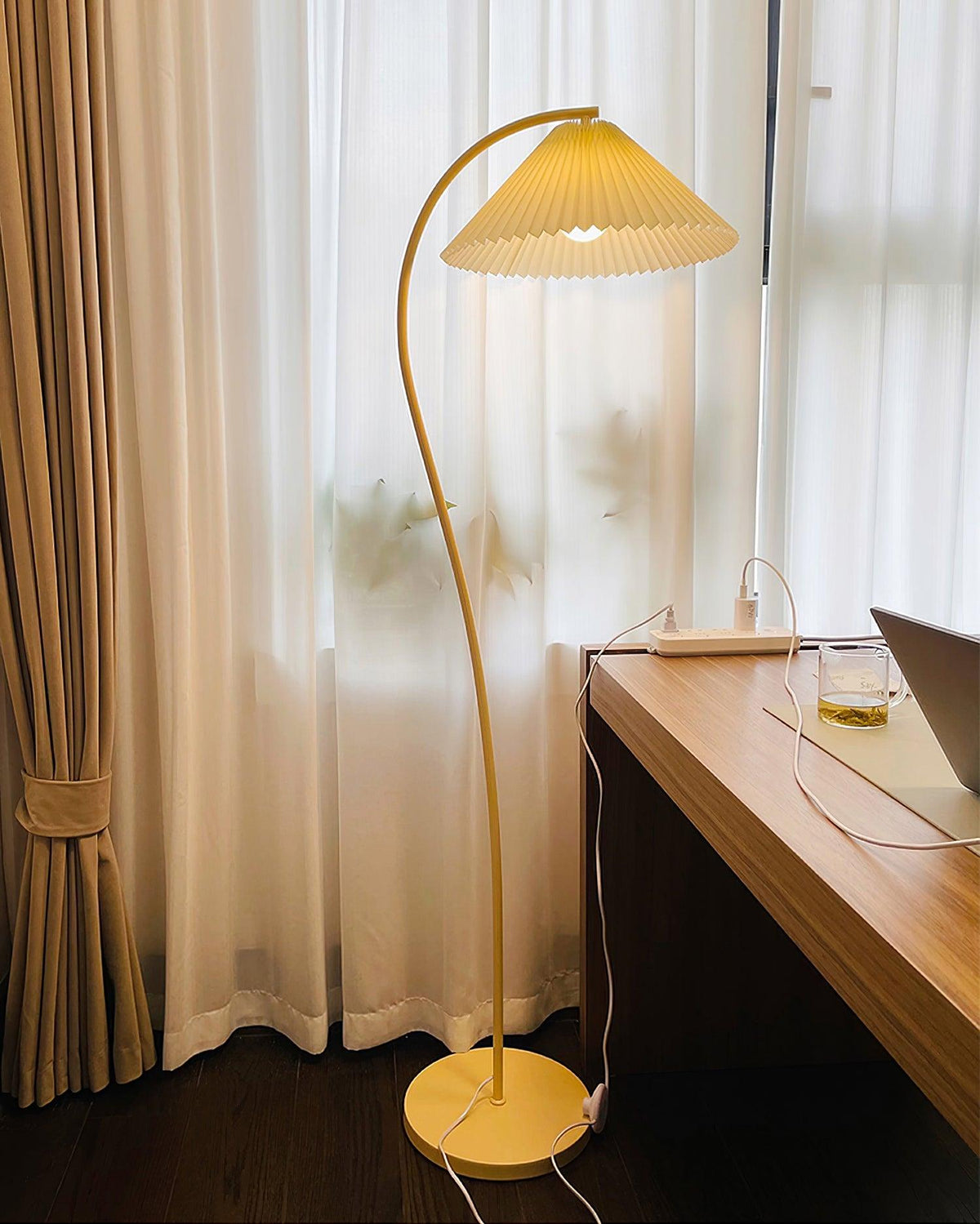 Arc Pleat Floor Lamp
