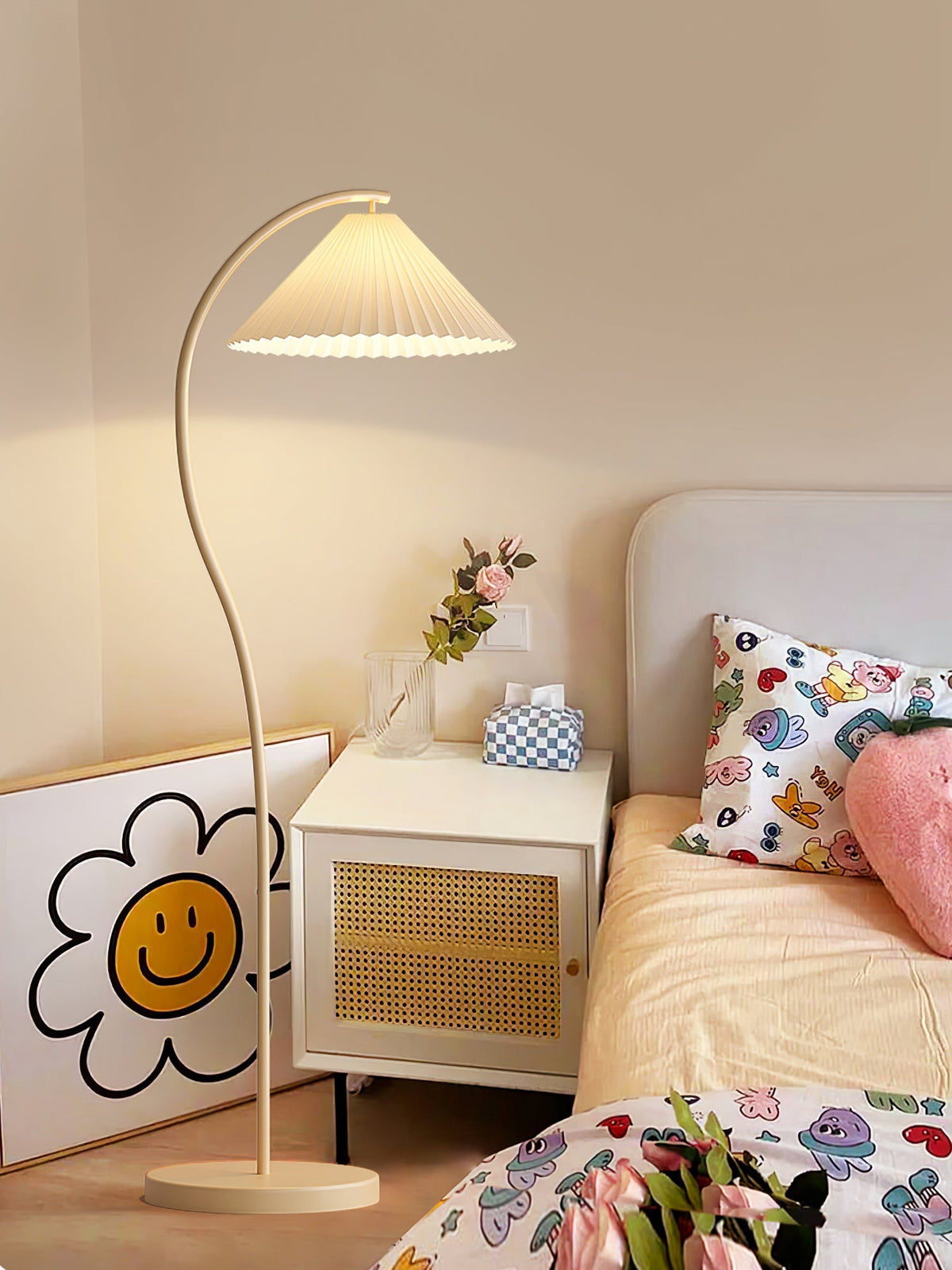 Arc Pleat Floor Lamp