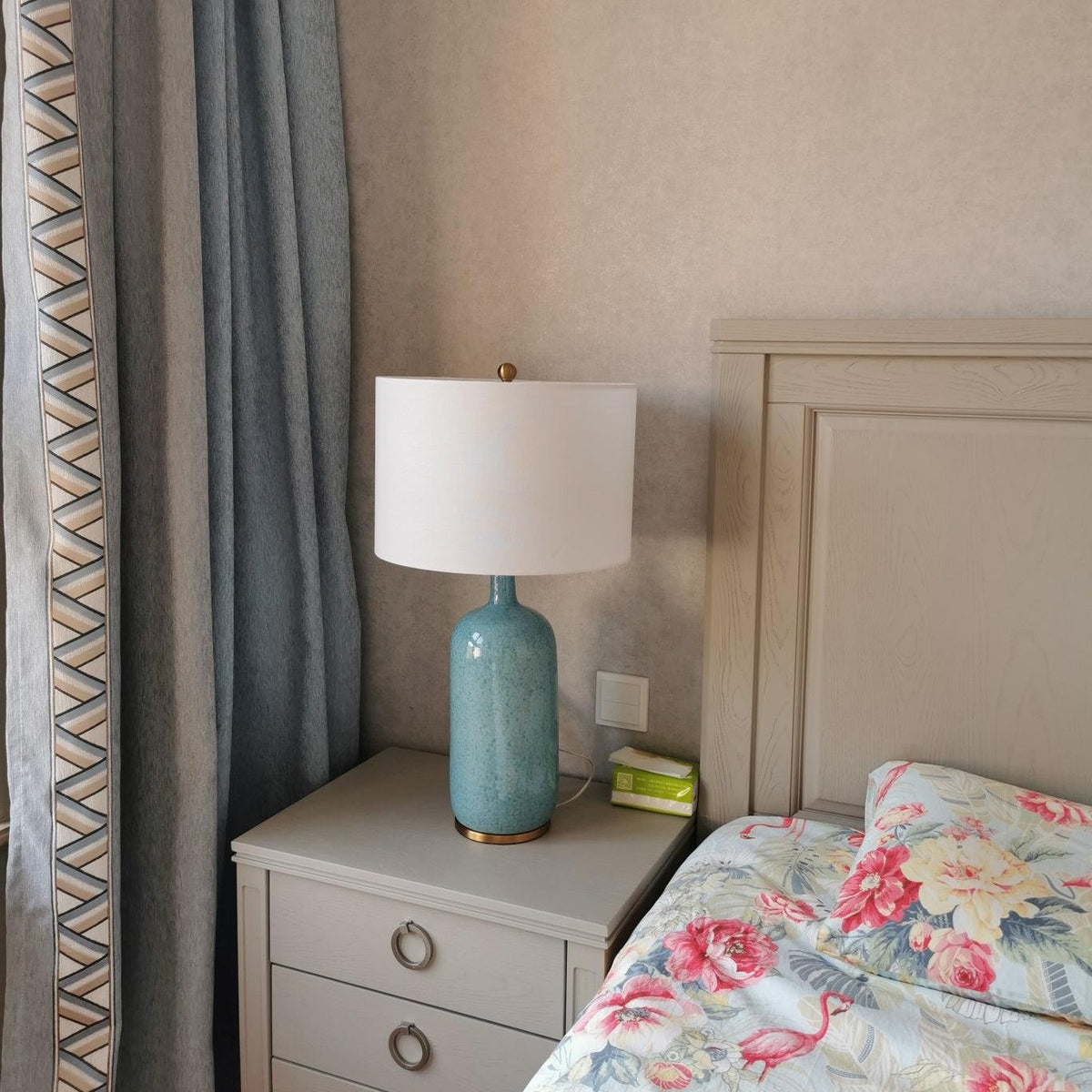 Glaze Vessel Table Lamp