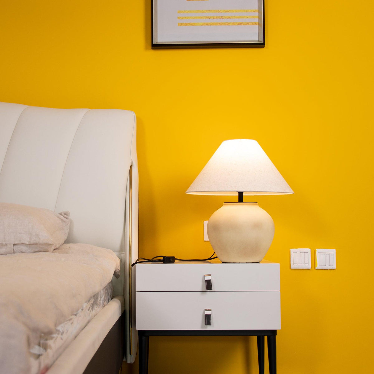 Still Vessel Table Lamp