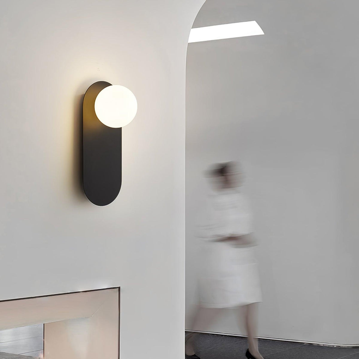Aure Globe Wall Light