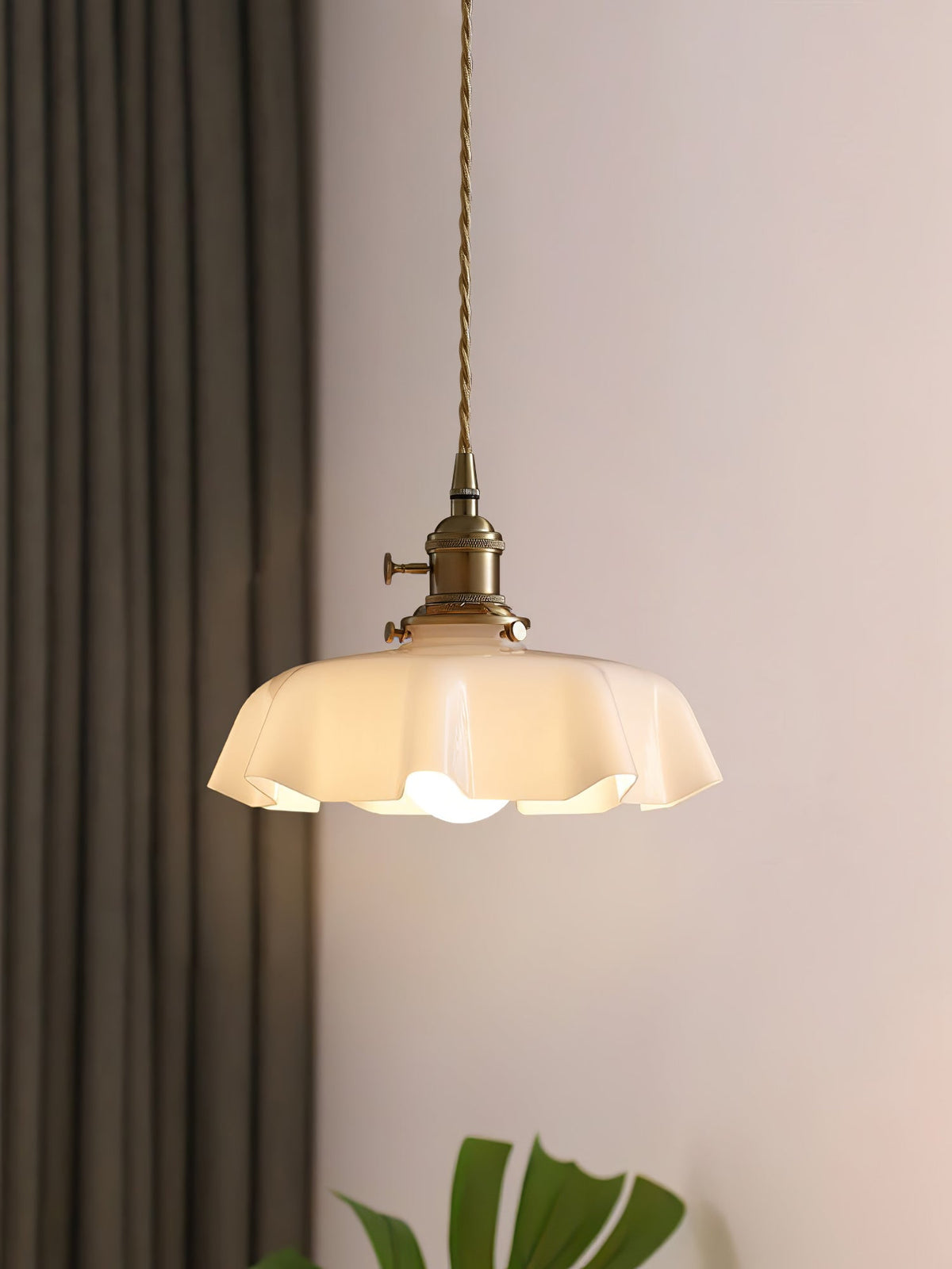 Scallop Swag Pendant Light