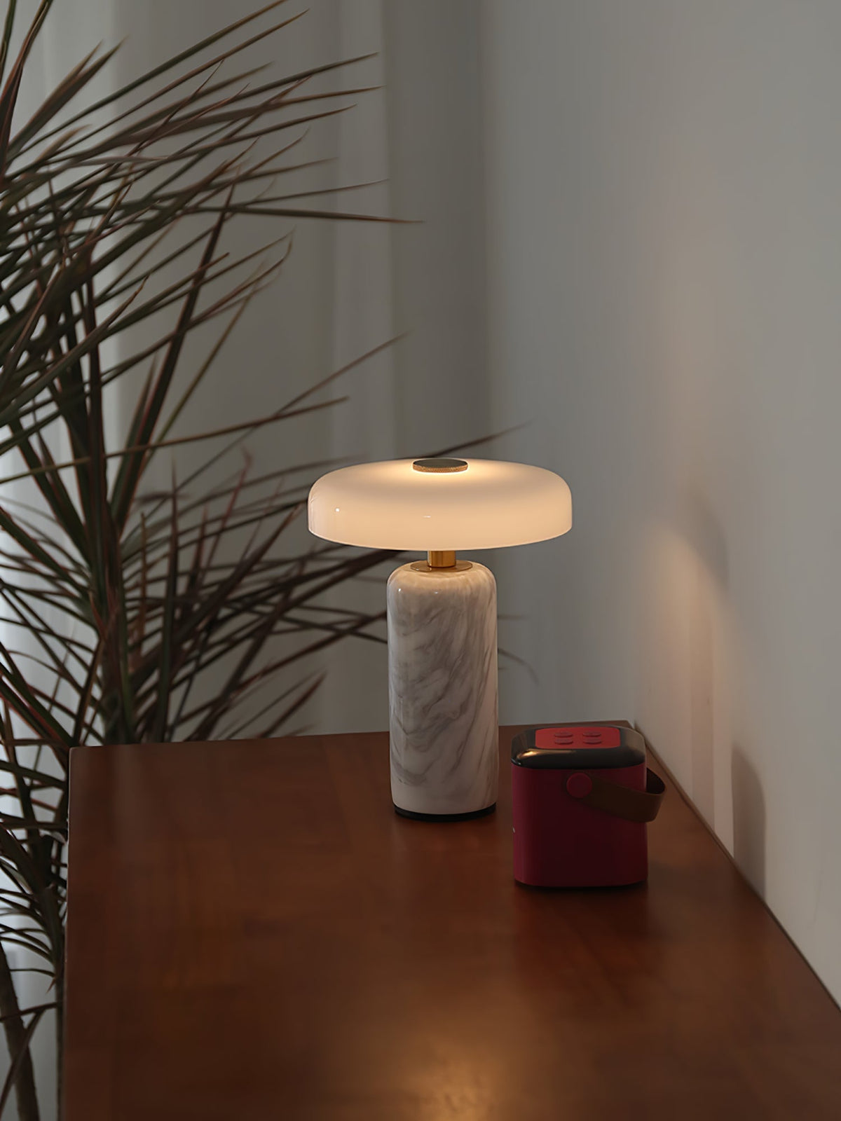 Vein Cap Table Lamp