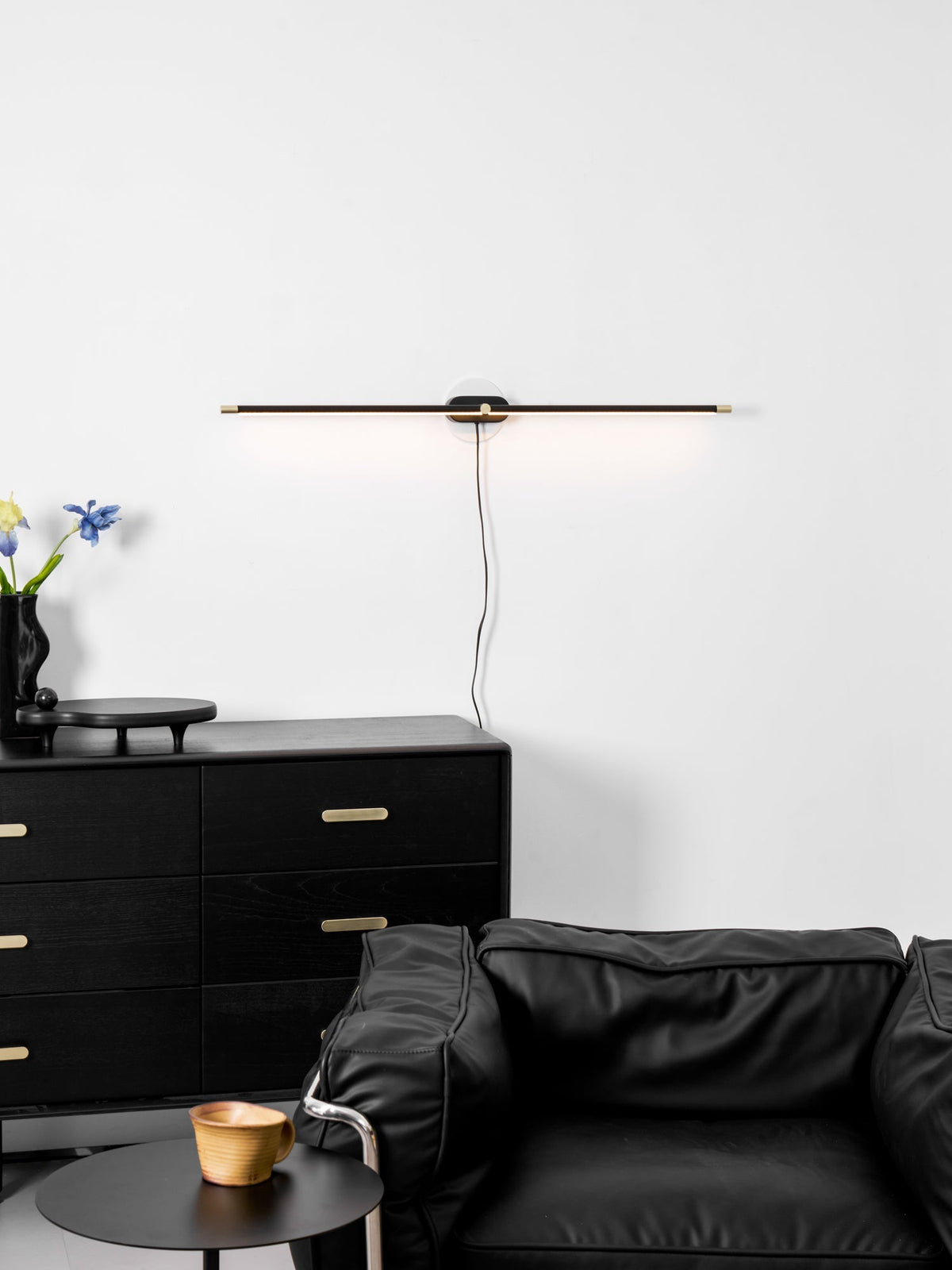 Fine Line Plug-in Wall Light