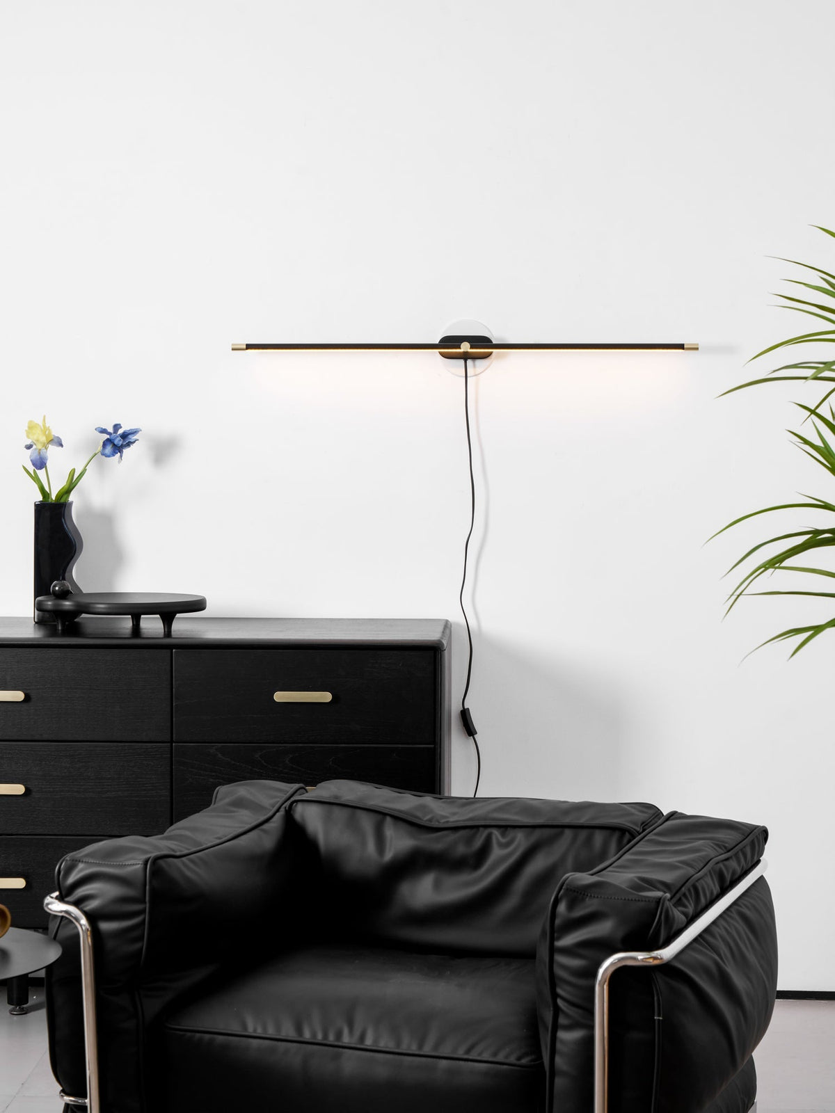 Fine Line Plug-in Wall Light