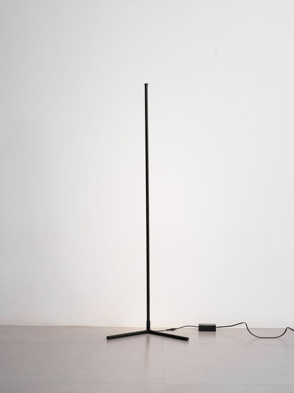 Fine Line Floor Lamp