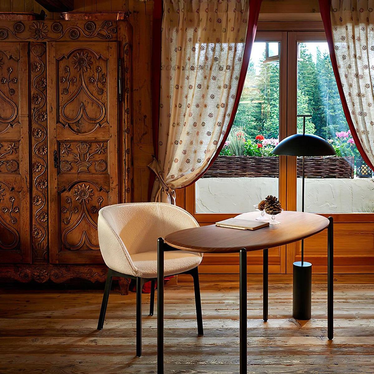 Obsidian Dome Floor Lamp