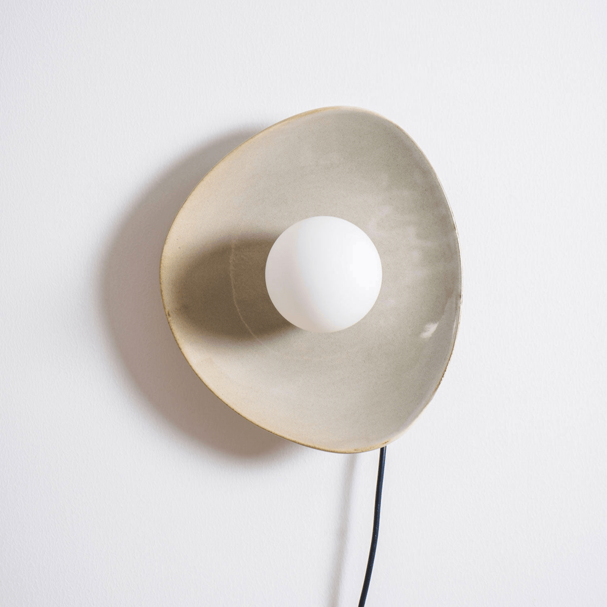 Still Disc Plug-in Wall Light