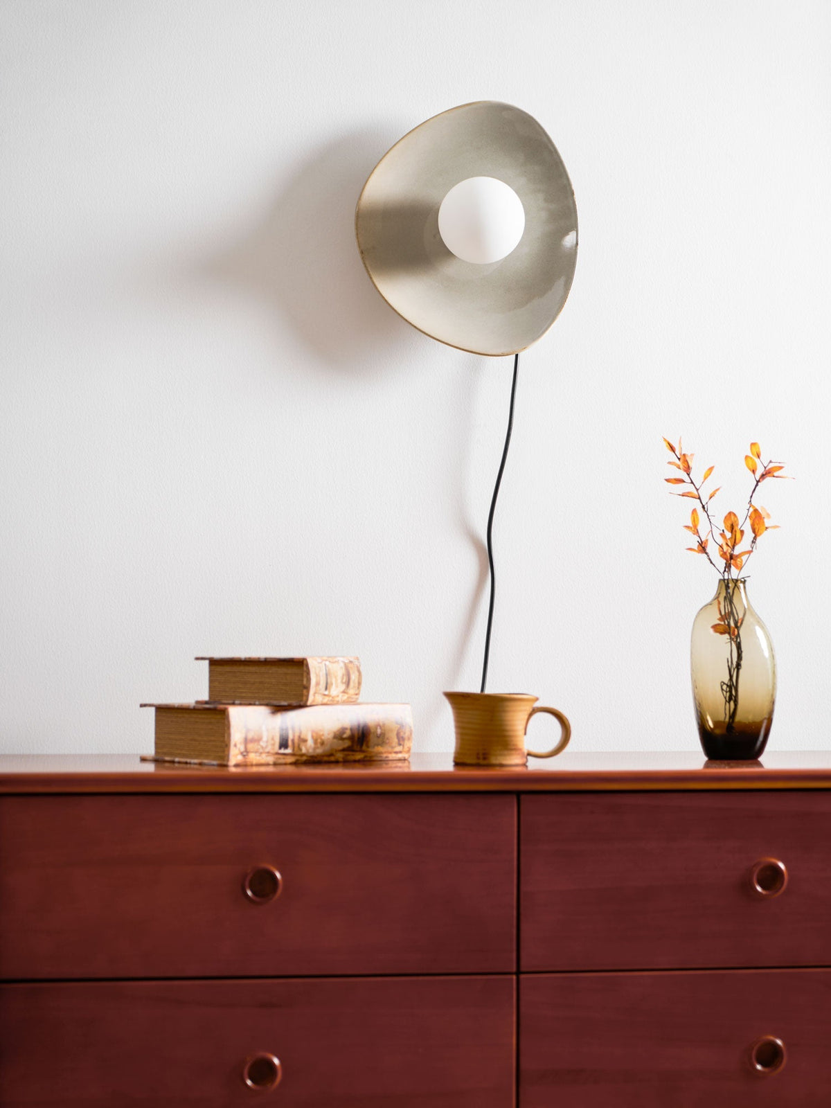 Still Disc Plug-in Wall Light