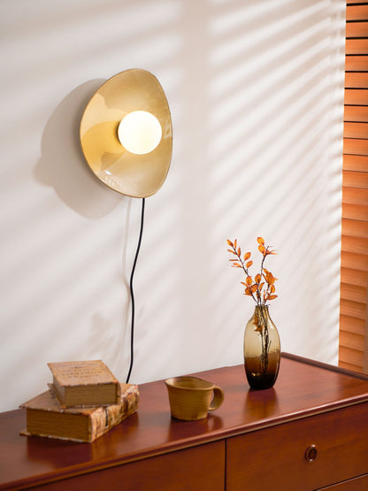 Still Disc Plug-in Wall Light