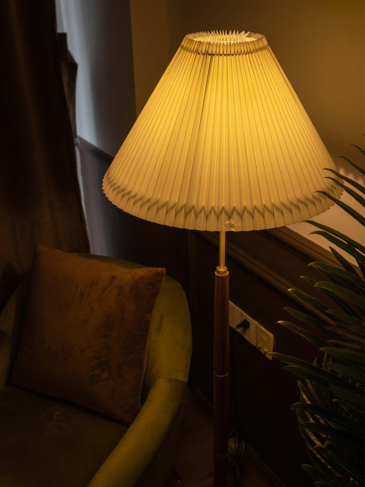 Column Pleat Floor Lamp