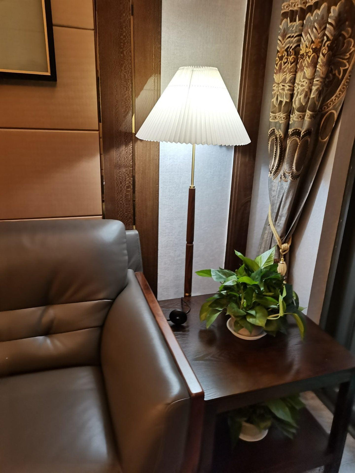Column Pleat Floor Lamp