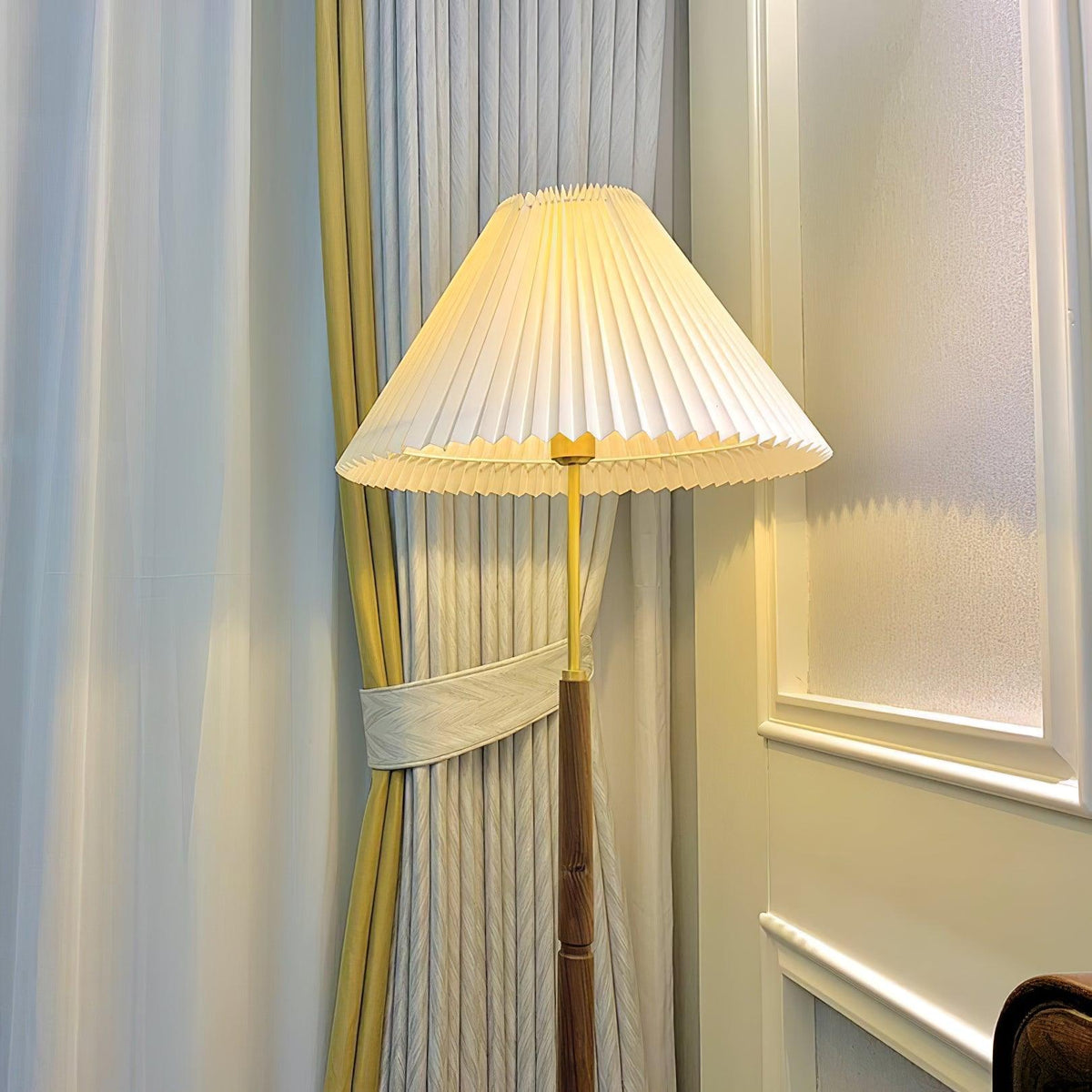 Column Pleat Floor Lamp