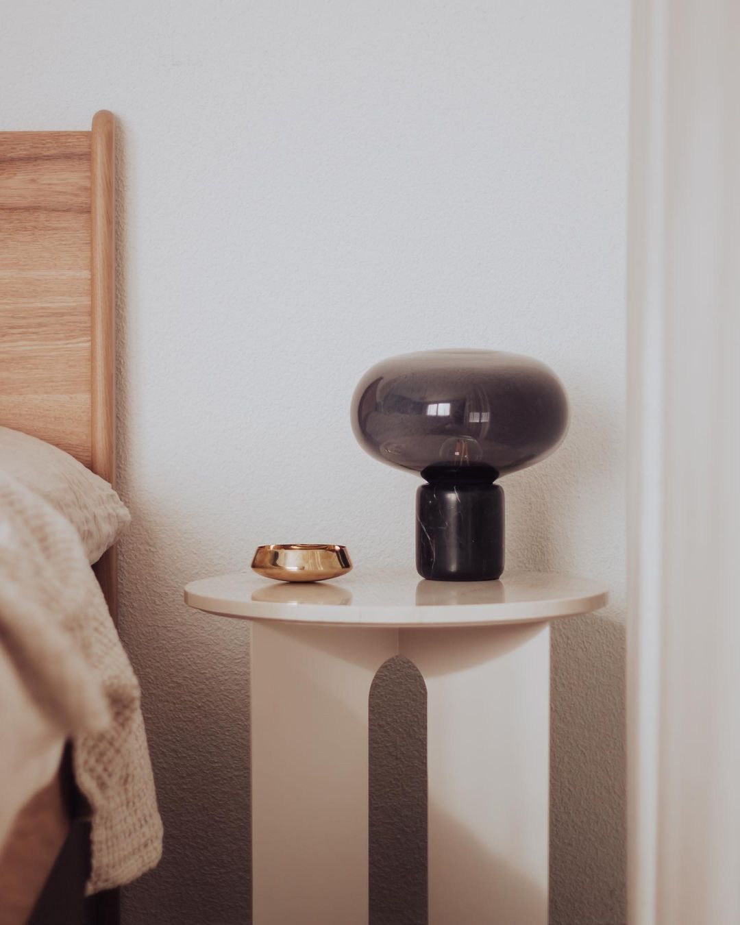 Smoke Bowl Table Lamp