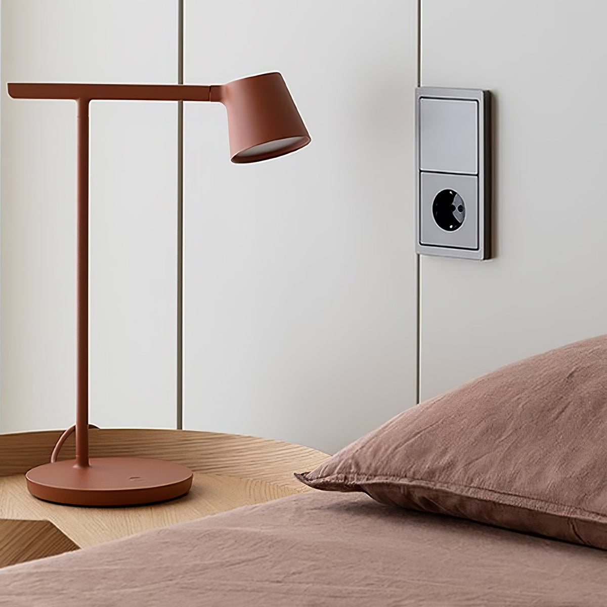 Fine Task Table Lamp