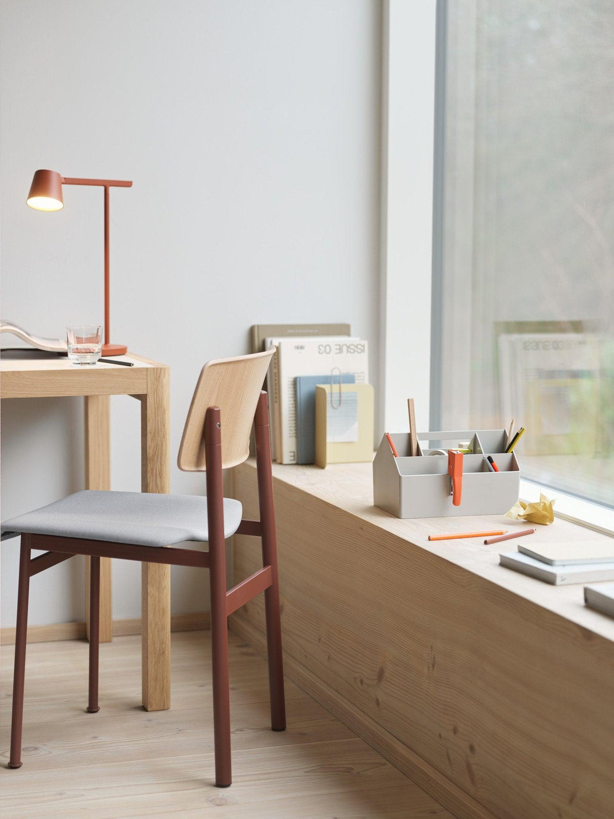 Fine Task Table Lamp