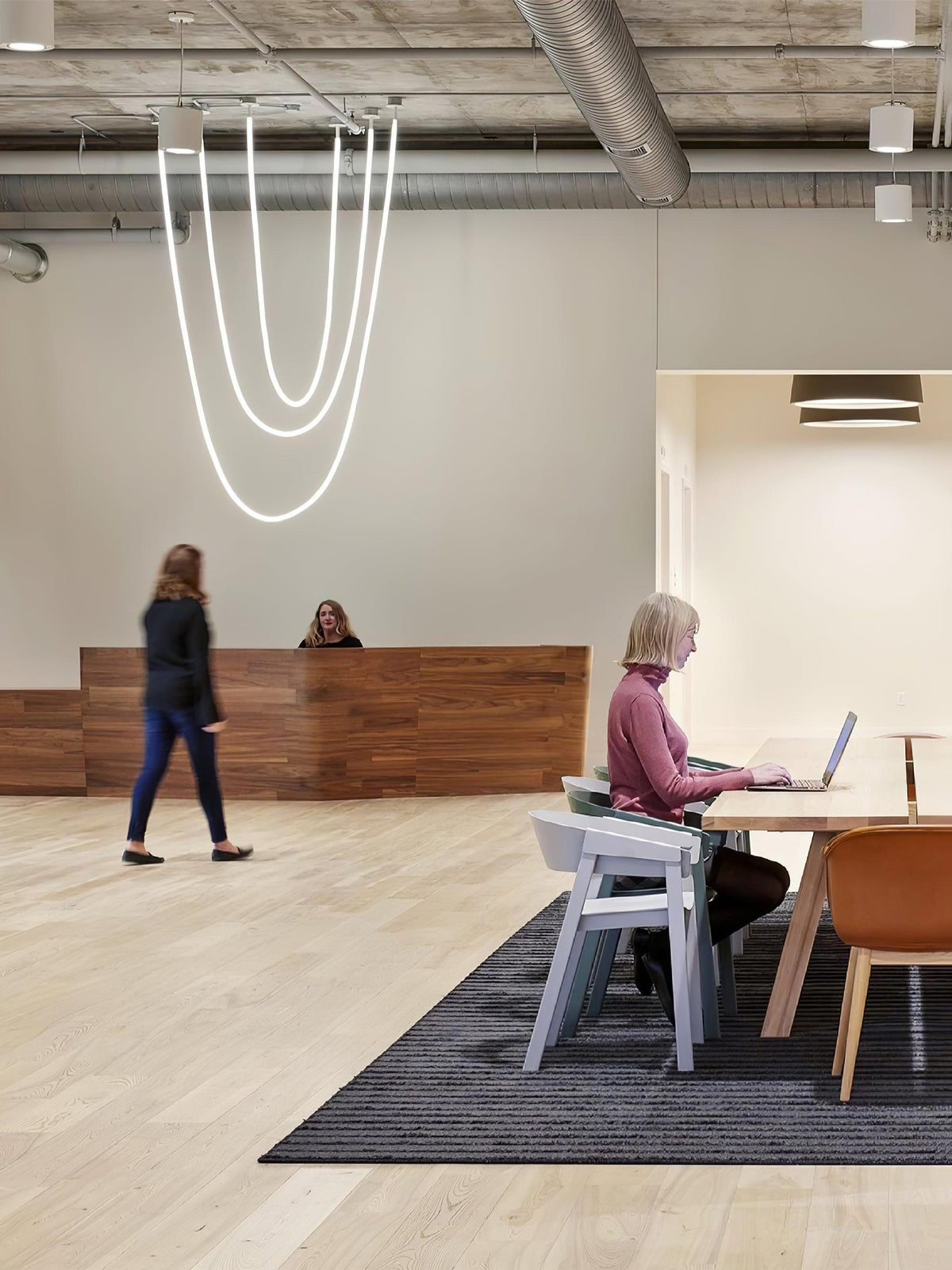 Softline Loop Pendant Light