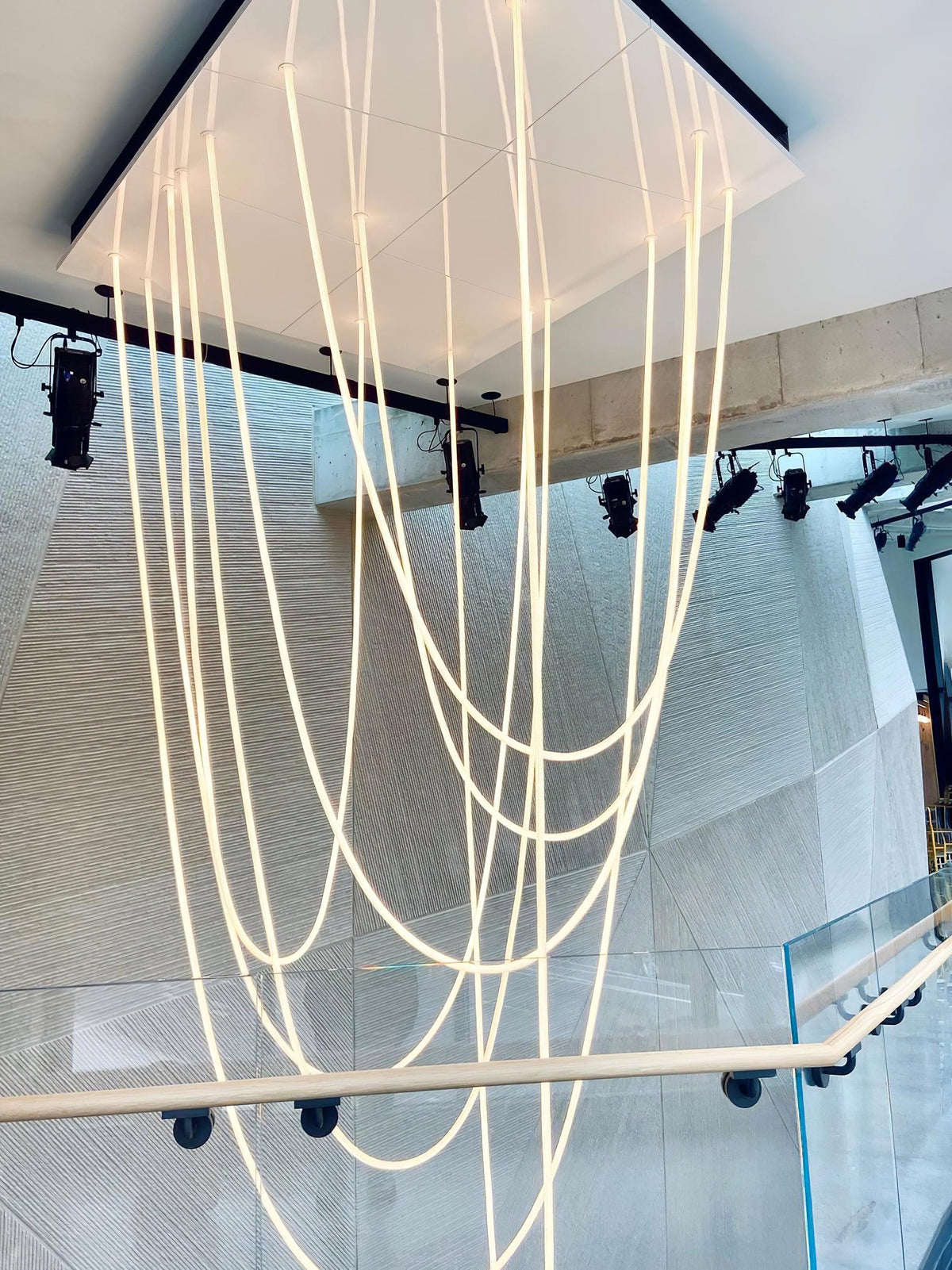 Softline Loop Pendant Light