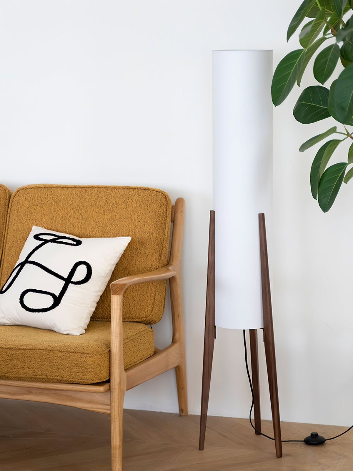 Trestle Column Floor Lamp