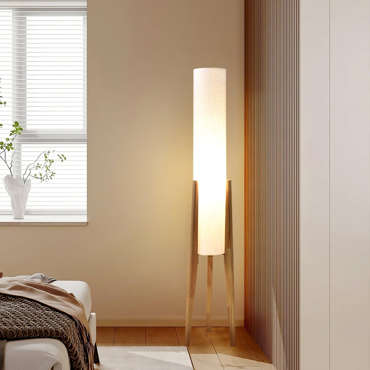 Trestle Column Floor Lamp