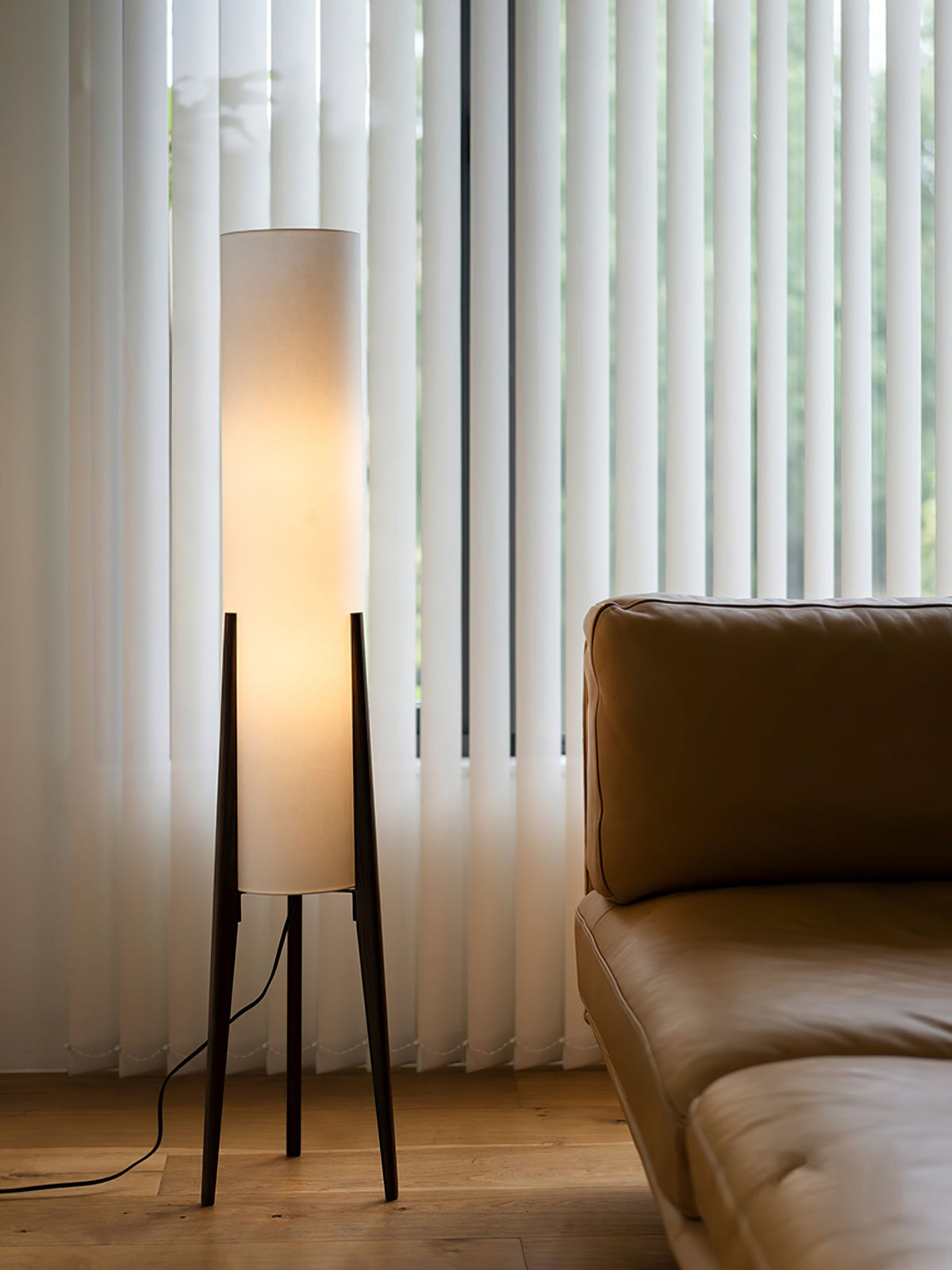 Trestle Column Floor Lamp