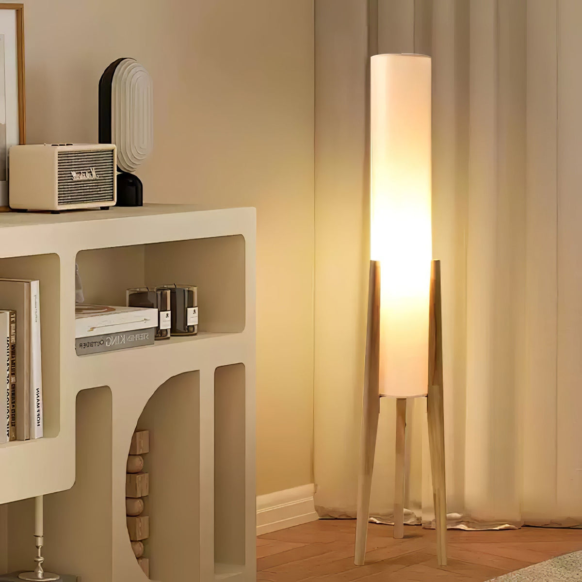 Trestle Column Floor Lamp