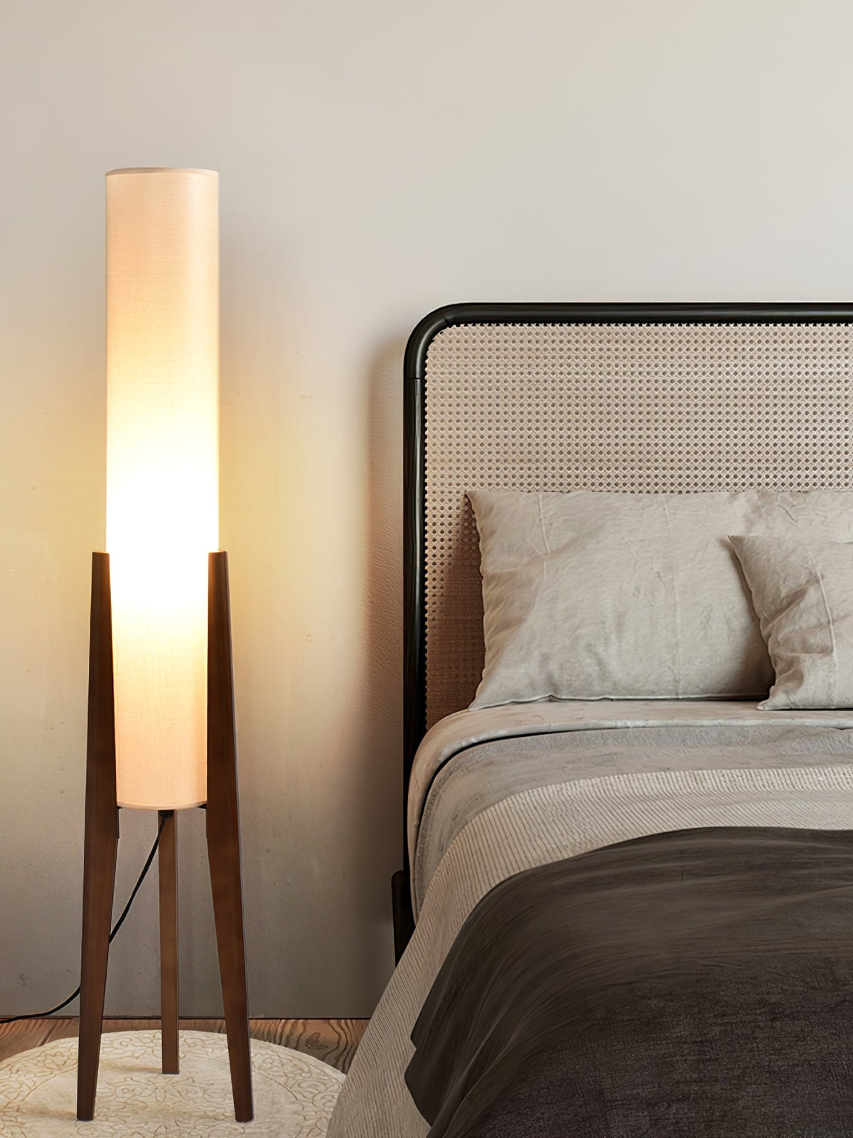 Trestle Column Floor Lamp