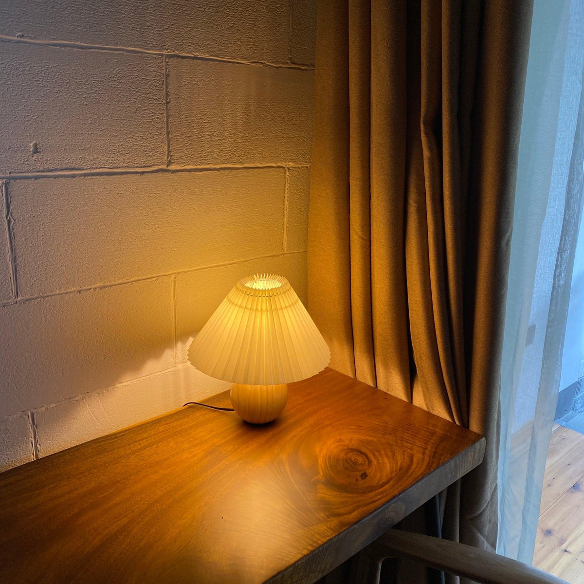Anchor Pleat Table Lamp