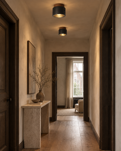 Basalt plafondlampen in een Belgisch interieur